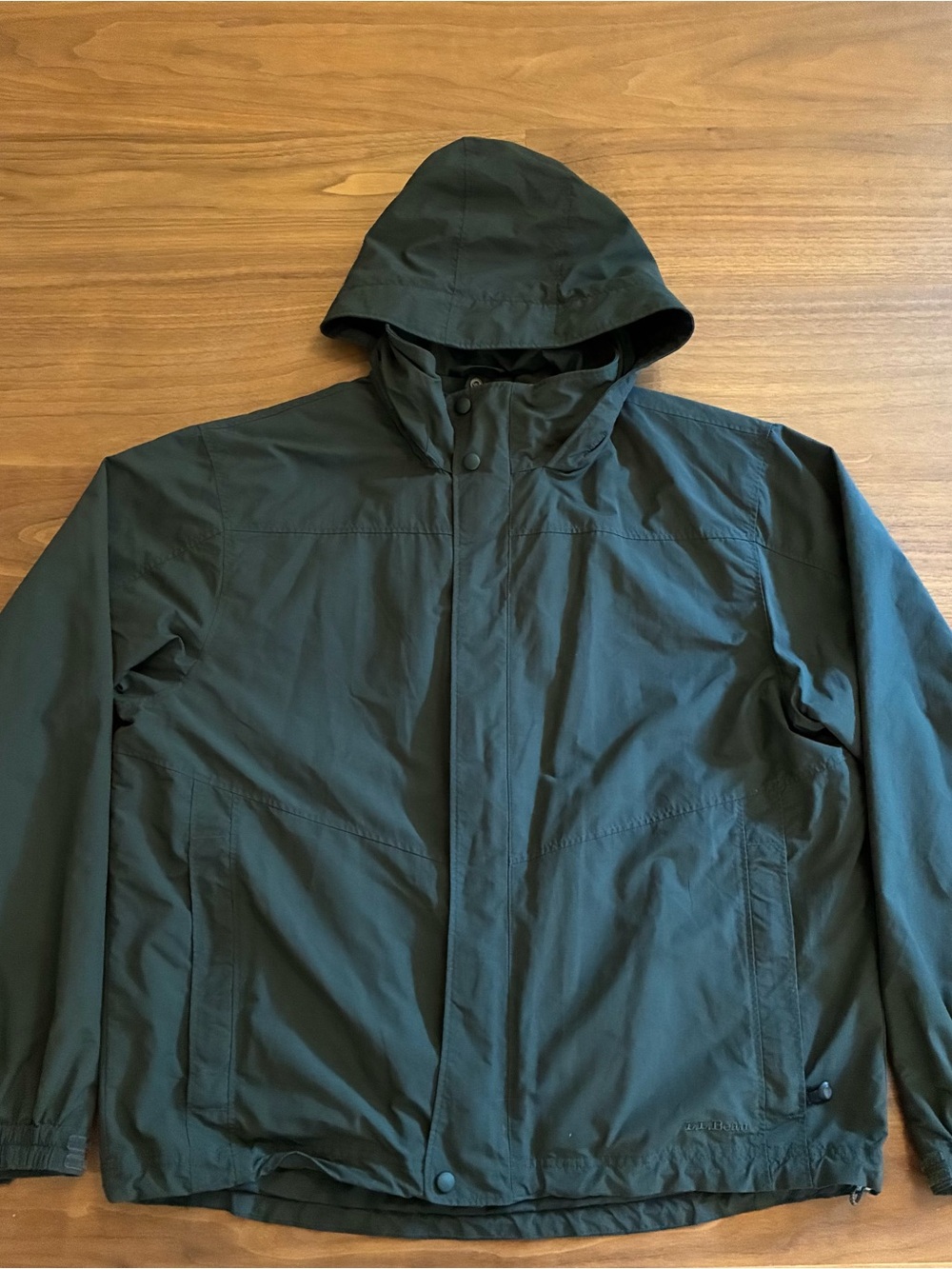 L.L.Bean Men’s Large Green Hooded Rain Jacket Windbreaker Mesh Lined Outdoor